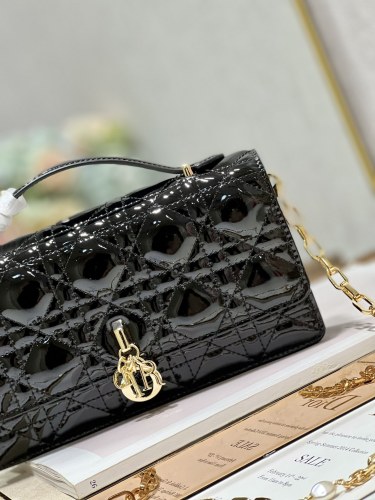 Handbag Dior 0980 size 21 x 11.5 x 4.5 cm
