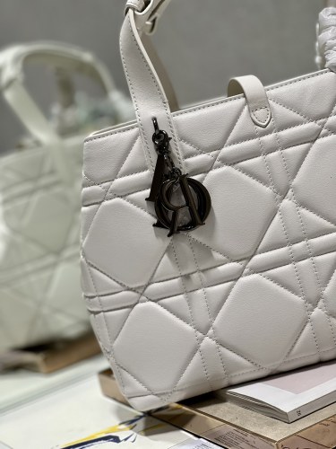 Handbag Dior 1188 size 30×36×15 cm