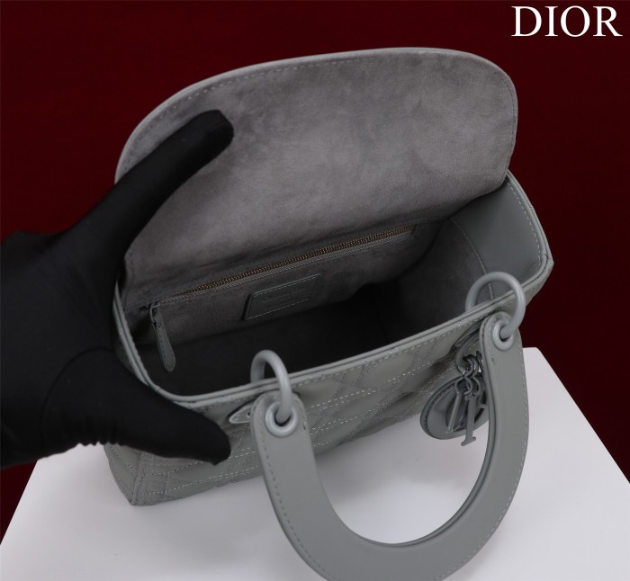 Handbag Dior M0565 size 32*24*12 cm