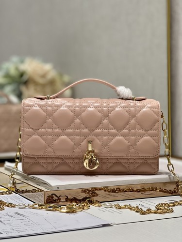Handbag Dior 0980 size 21 x 11.5 x 4.5 cm
