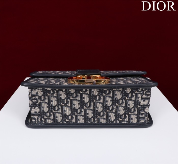 Handbag Dior size 25x15x8 cm