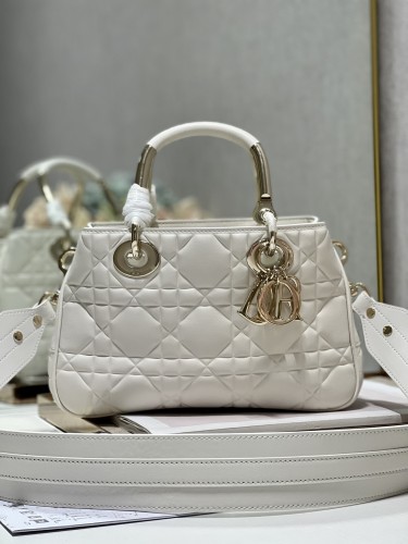Handbag Dior 1202 size 28×28×9.5 cm