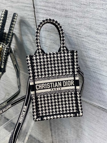 Handbag Dior size 13.5*5*18 cm