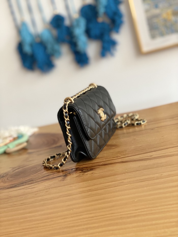 Handbag Chanel 81238 size 16 cm