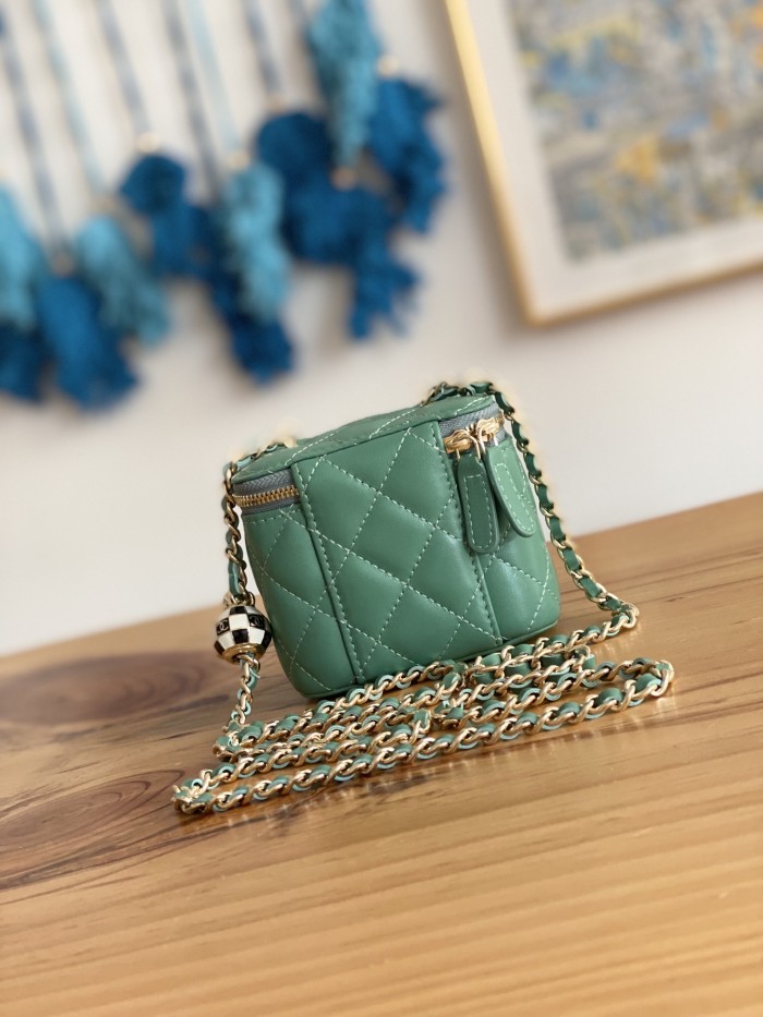 Handbag Chanel 81241 size 10.5 8.5 7 cm