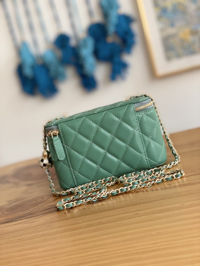 Handbag Chanel 81242 size 17 cm