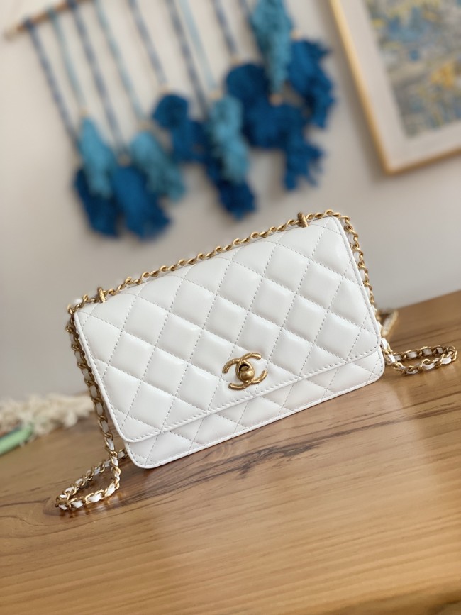 Handbag Chanel 81237 size 19 cm