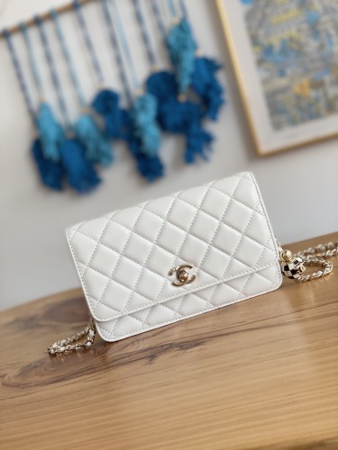 Handbag Chanel 81240 size 19 cm