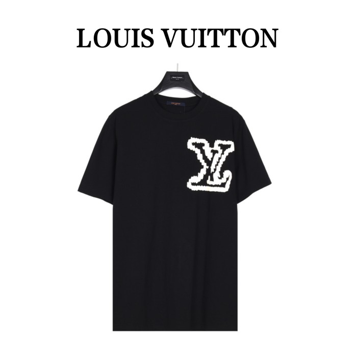 Clothes Louis Vuitton 389