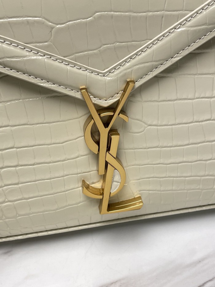 Handbags SAINT LAURENT 602716 size 20x16x7.5 cm