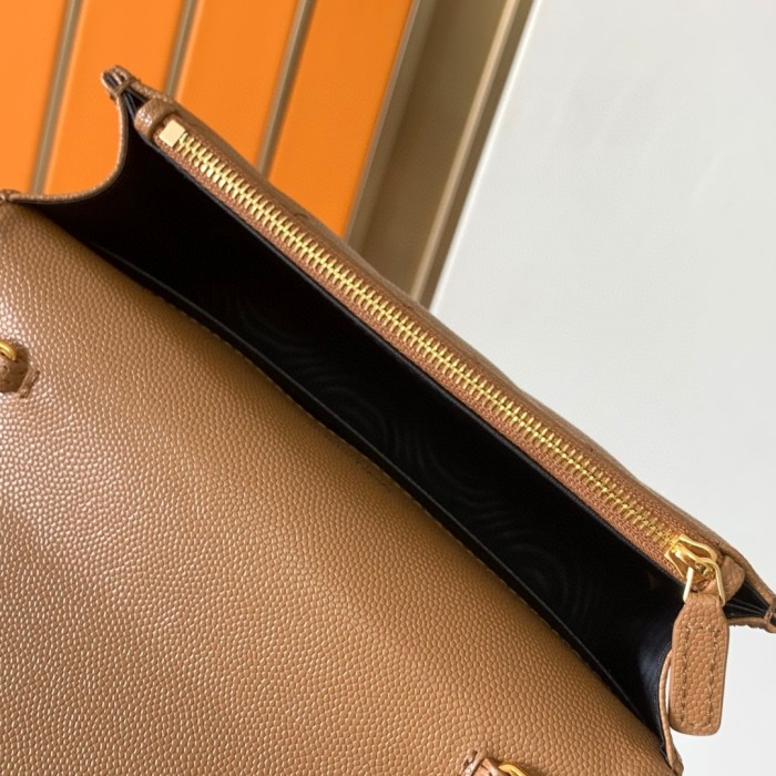 Handbags SAINT LAURENT 393953 size 19x11.5x4 cm