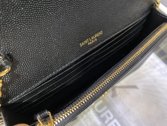 Handbags SAINT LAURENT 452159 size 19x12.5x4 cm