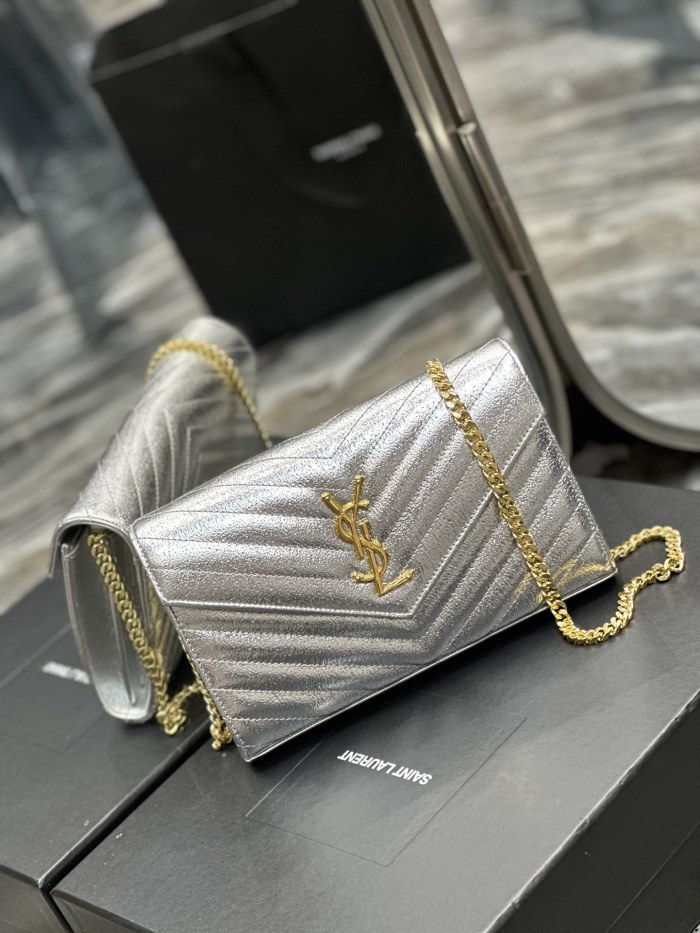 Handbags SAINT LAURENT 377828 size 22.5x14x4 cm