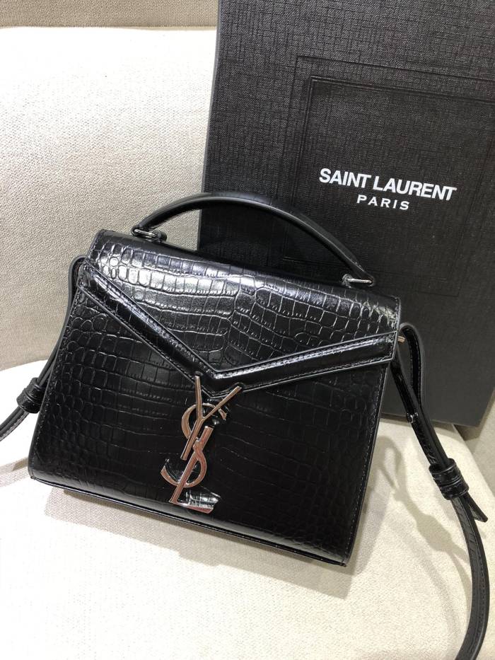 Handbags SAINT LAURENT 602716 size 20x16x7.5 cm