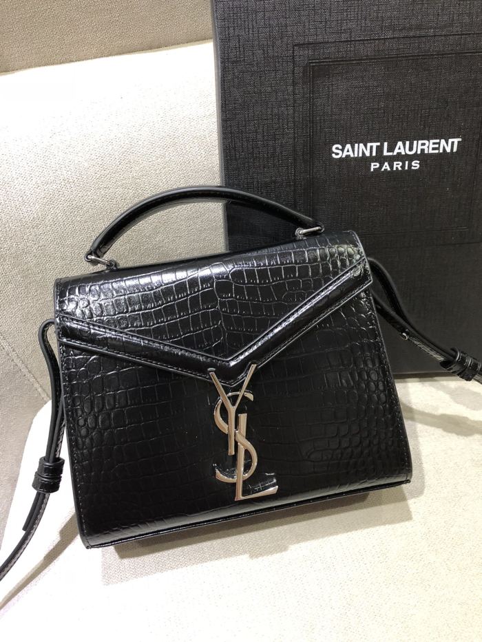 Handbags SAINT LAURENT 602716 size 20x16x7.5 cm