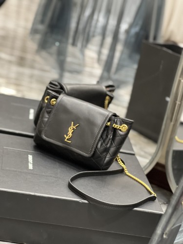 Handbags SAINT LAURENT 672738 size 18x13x6 cm