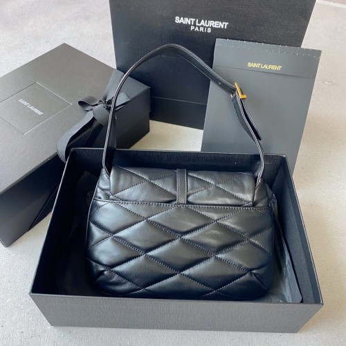 Handbags SAINT LAURENT 698567 size 24 *18 *5.5 cm