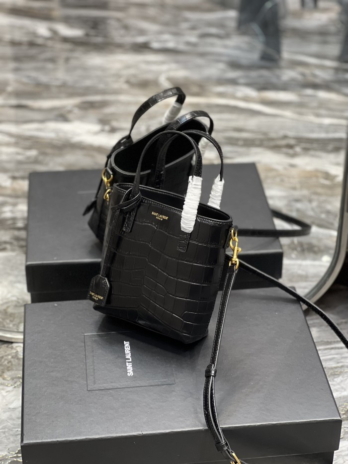 Handbags SAINT LAURENT 712367 size 18x17x8 cm