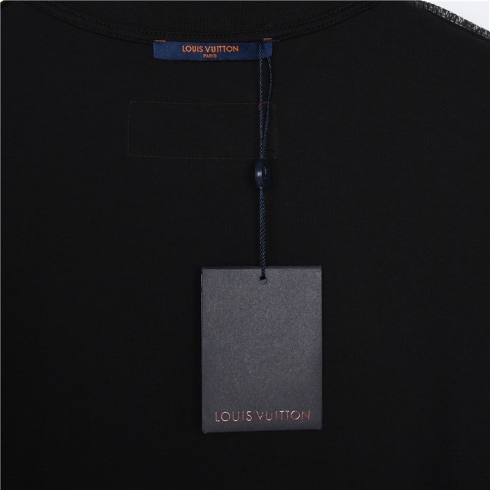 Clothes Louis Vuitton 619