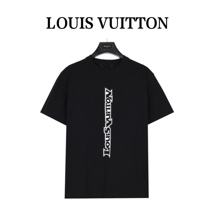Clothes Louis Vuitton 606