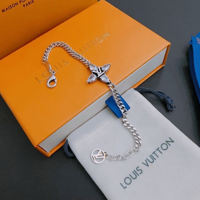 Jewelry Louis Vuitton 162