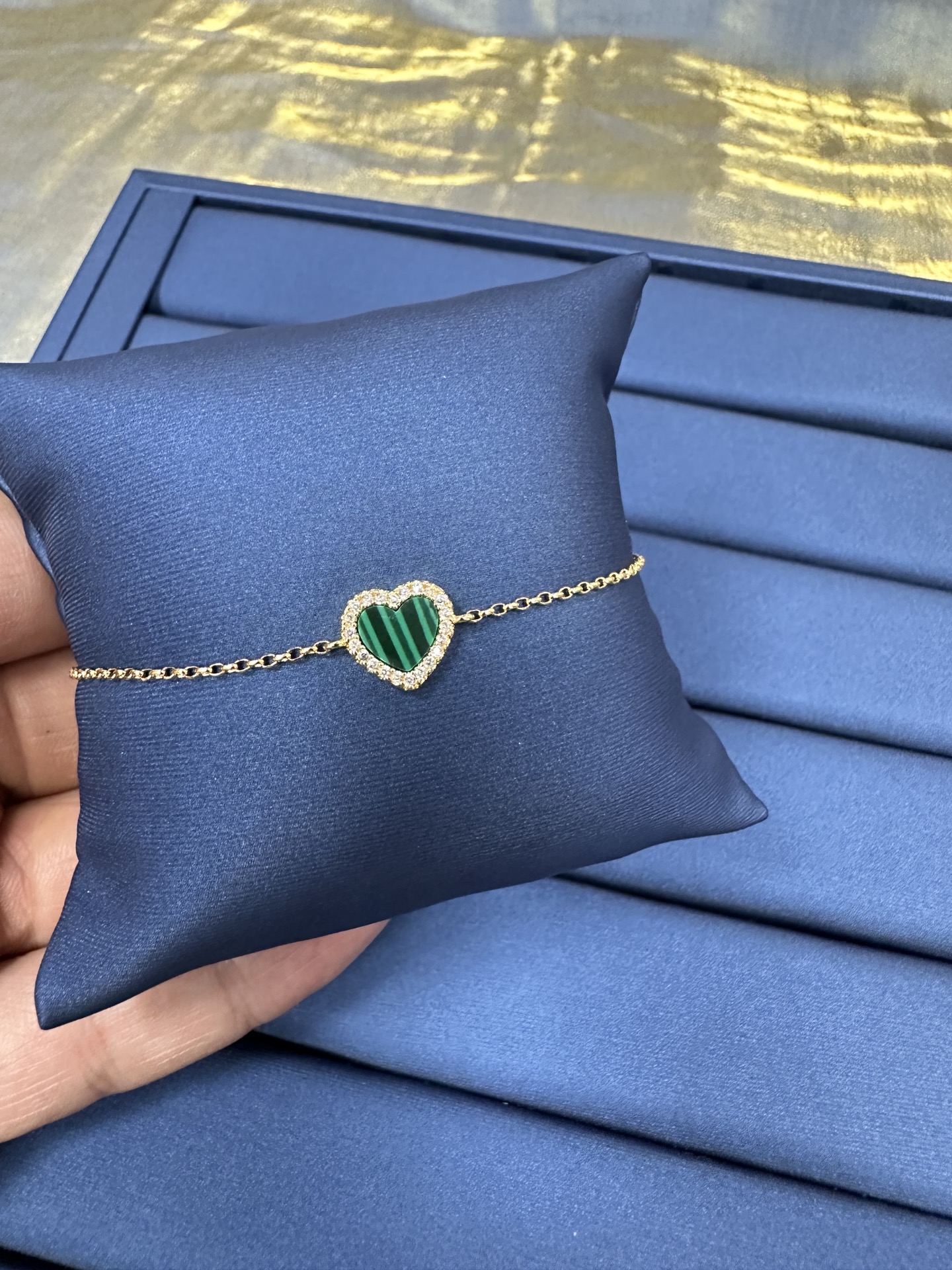 US 38.00 Jewelry APM 25