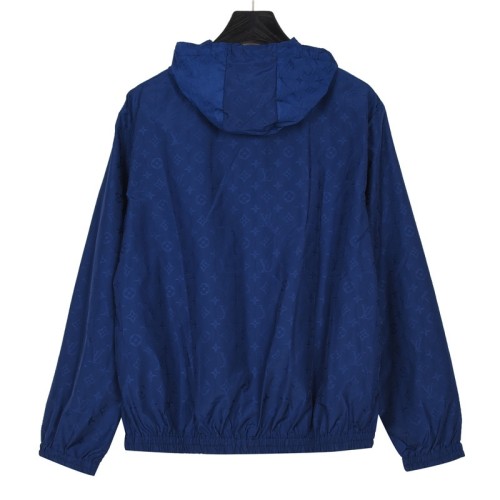 Clothes Louis Vuitton 690