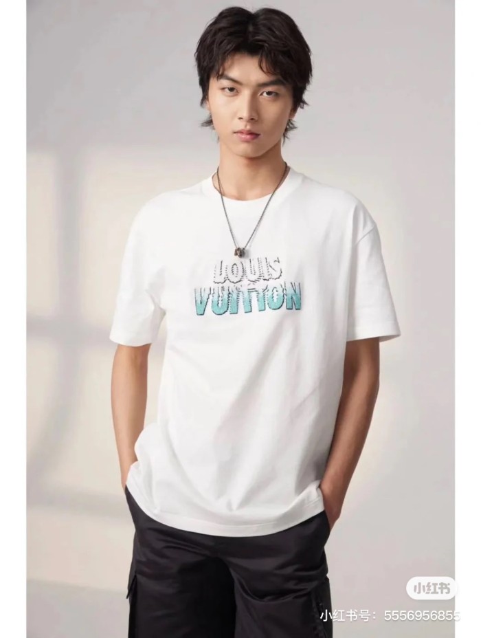 Clothes Louis Vuitton 668