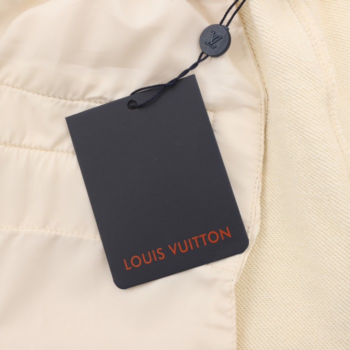 Clothes Louis Vuitton 709