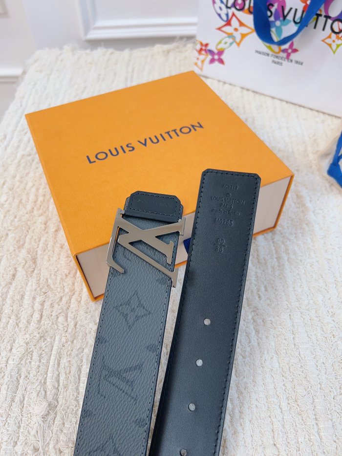 Louis Vuitton Belt 20 (width 4cm)