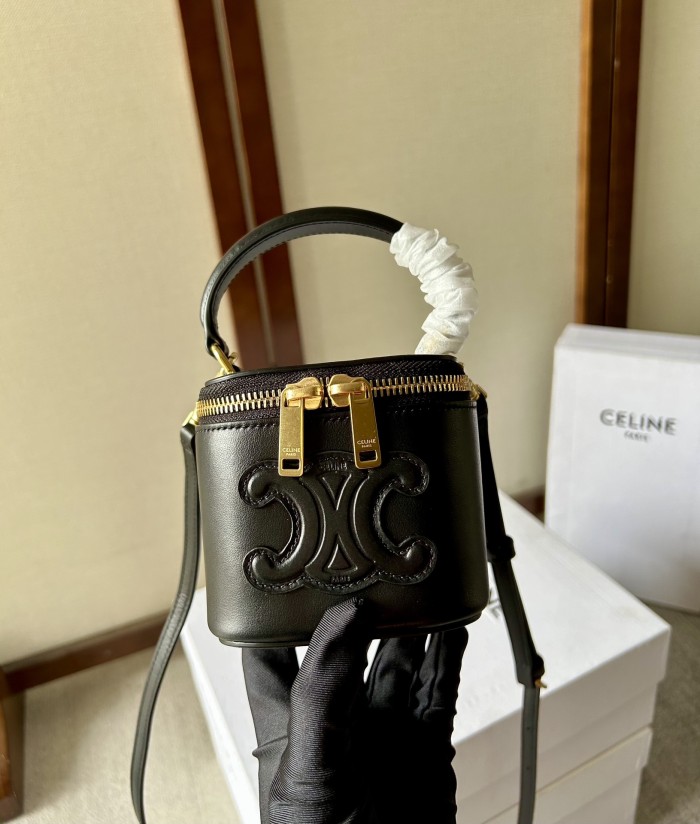 Handbags CELIN-E 110762 101762 size:9.5 X 8 X 9 cm