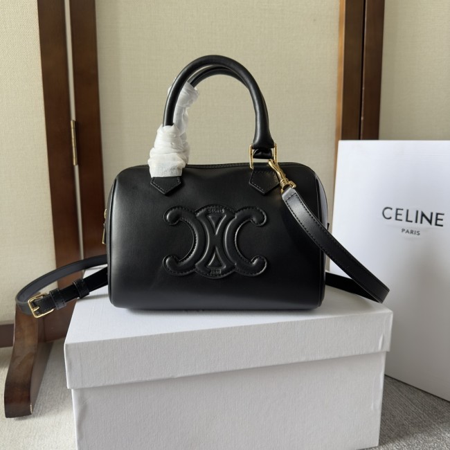 Handbags CELIN 197582 size: 19.5×14×7.5 cm