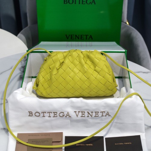 handbags Bottega Veneta The pouch size:23*13*8