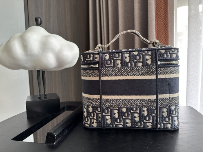 Handbags Dior Oblique size:25x 18x 8 cm