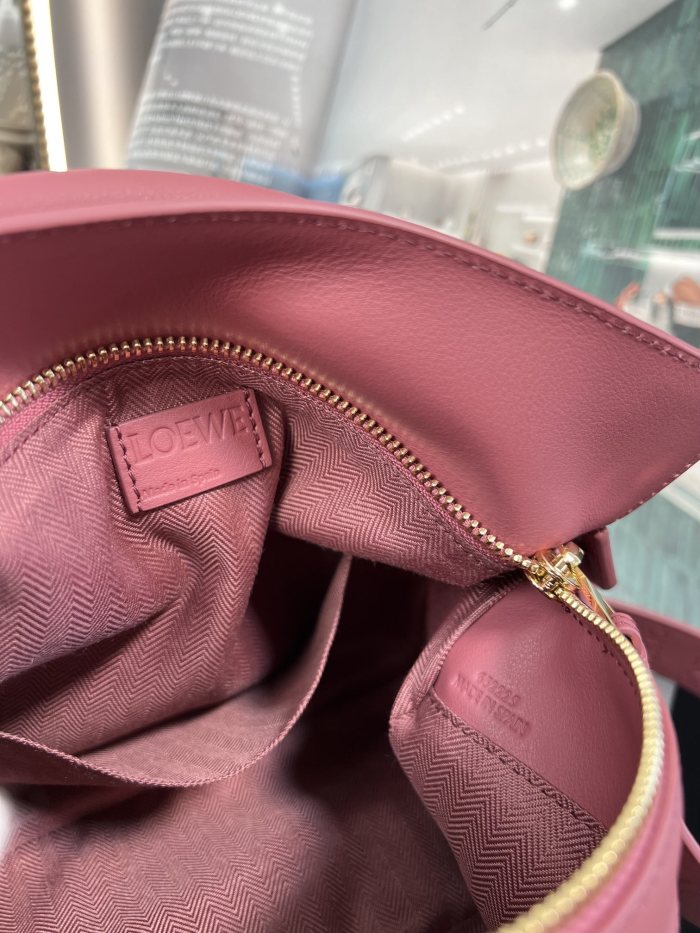 Handbags LOEWE 𝙿𝚞𝚣𝚣𝚕𝚎 size:24-16.5-10.5 cm