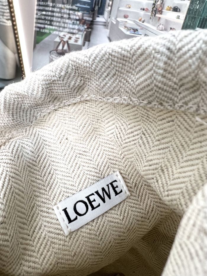 Handbags LOEWE 𝗔𝗻𝗮𝗴𝗿𝗮𝗺 size:21-12-7 cm