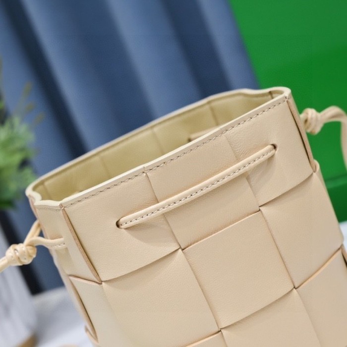 Handbags Bottega Veneta 6612 size:19 cm