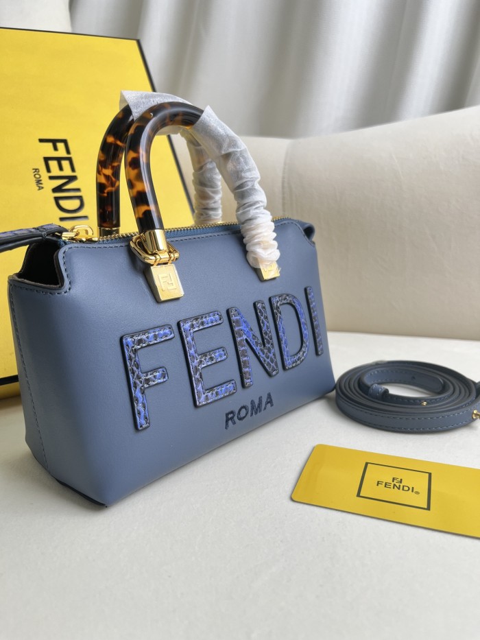 handbags FENDI 8BS067 size:20.5*12*9cm