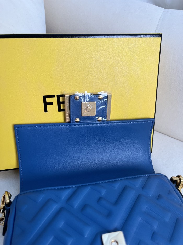 handbags FENDI 212 size:19*11.5*4cm