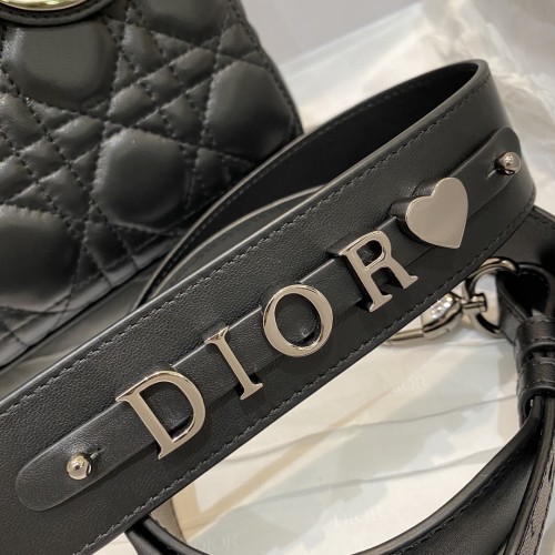 Handbags Lady Dior 6604 size：20 cm