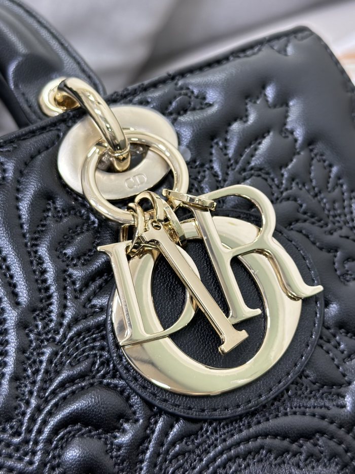 Handbags Lady Dior M0540 size:22*13.5*5 cm
