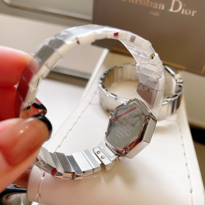 Watches Dior 323396 size:33 mm