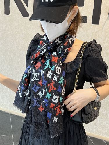 Streetwear Scarf LV 326418 SIZE:110*200cm