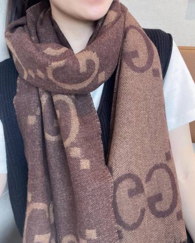 Streetwear Scarf GUCCI 326252