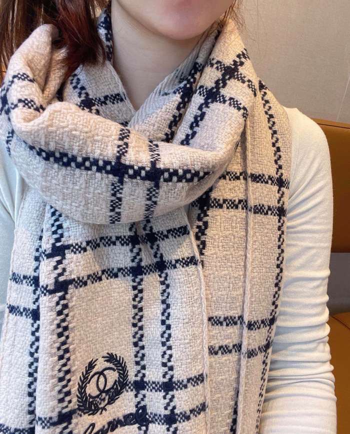 Streetwear Scarf CHANEL 325927 size：40*190cm