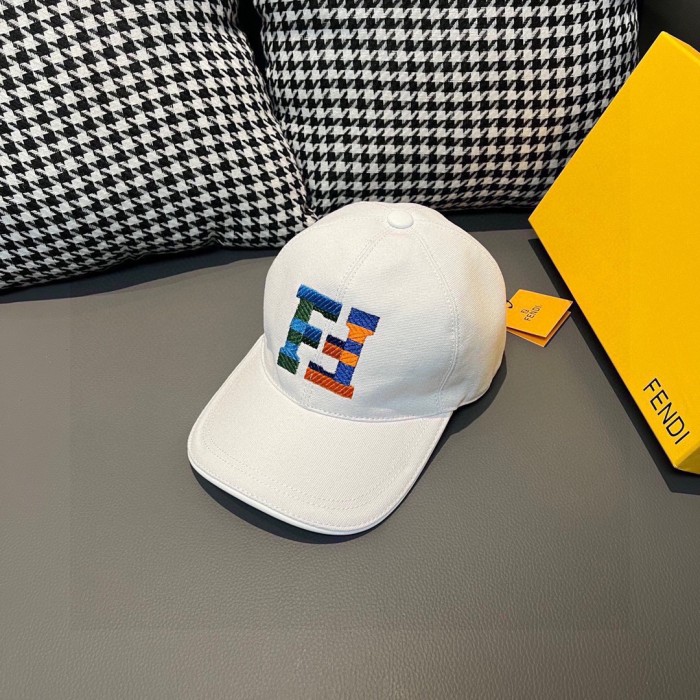 Streetwear Hat Fendi 325344