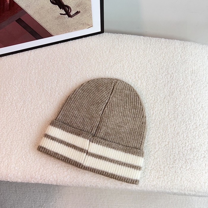 Streetwear Hat BURBERRY 325373