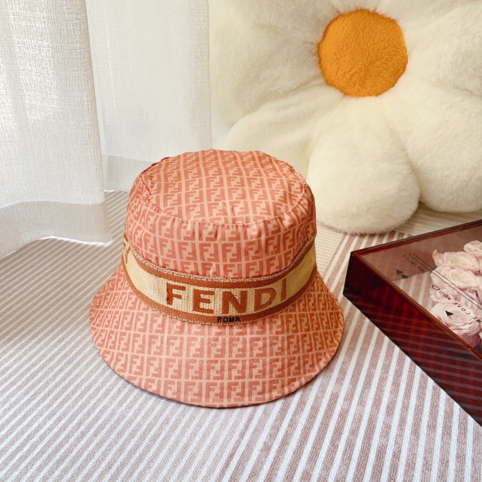 Streetwear Hat Fendi 329374
