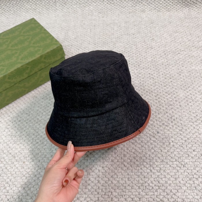 Streetwear Hat Fendi 329337