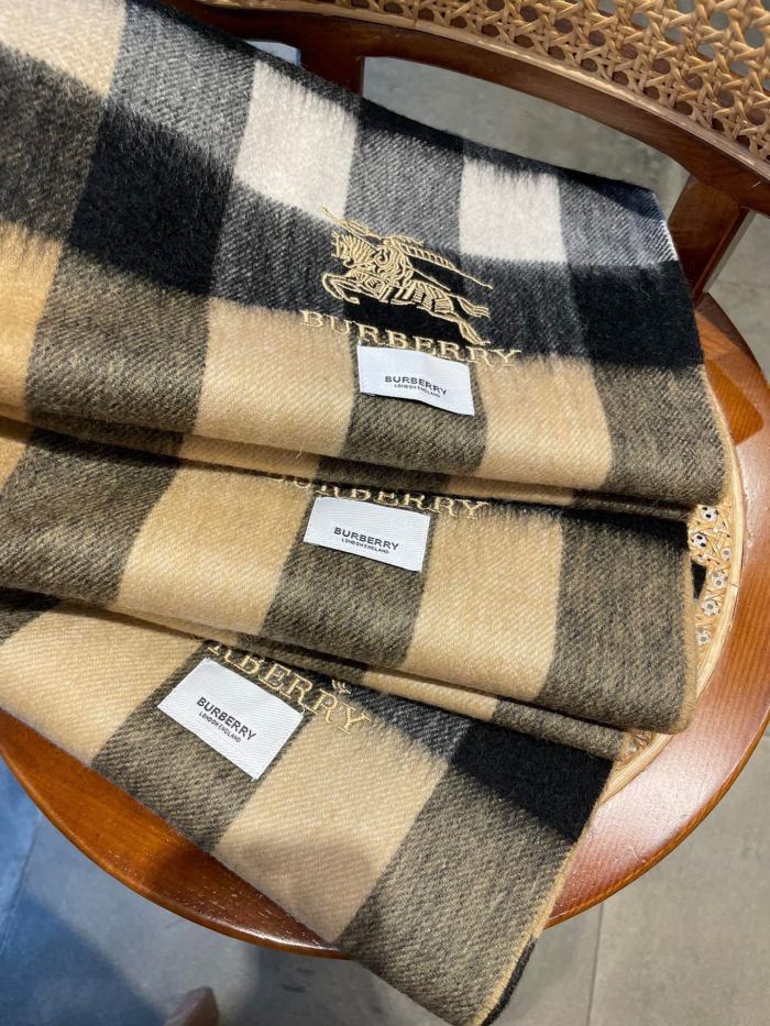 Streetwear Scarf Burberry 329087 size:35*200cm